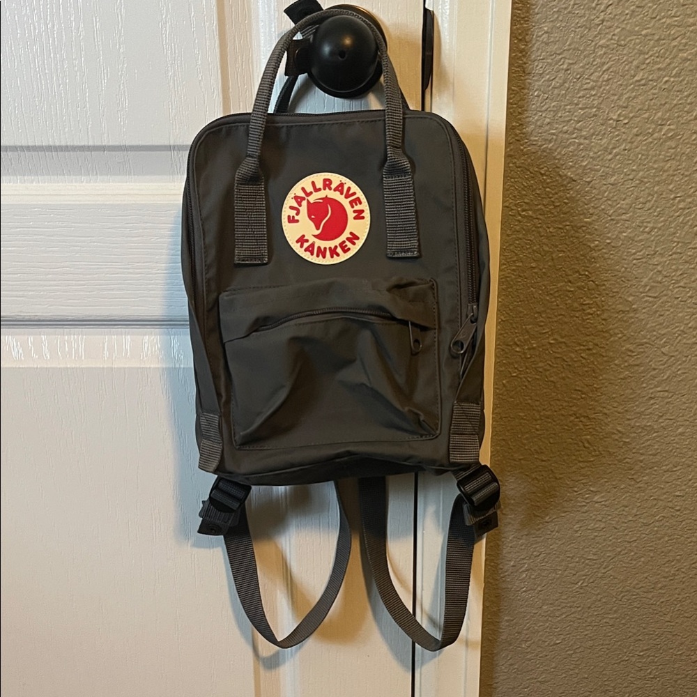 Fjallraven Kånken Gray Mini Backpack